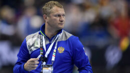 Efsane Rus sporcu otelde &ouml;l&uuml; bulundu