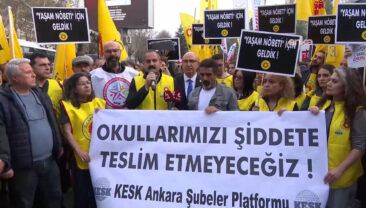 Eğitim-Sen, MEB'in &ouml;n&uuml;nde n&ouml;bette