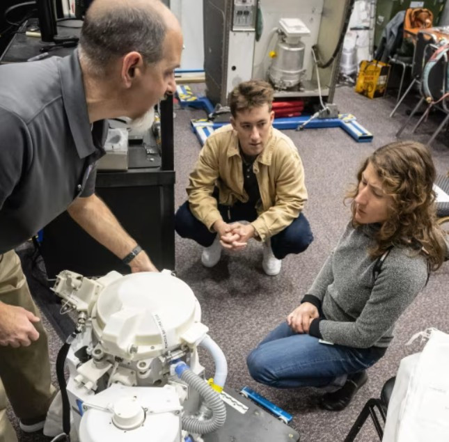 Uzay tuvaleti arızası çözüldü