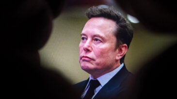 Elon Musk'tan yapay zeka i&ccedil;in dev teklif