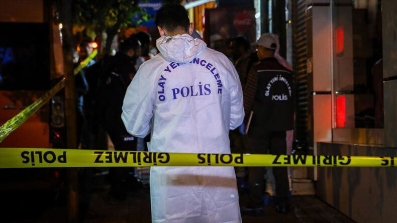 Emekli &Ouml;ğretmen Dehşet Sa&ccedil;tı: 2 &Ouml;l&uuml;