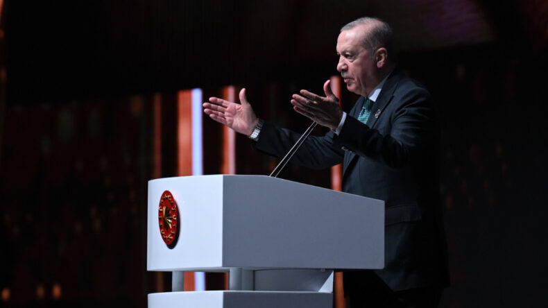 Erdoğan'dan b&ouml;lgesel işbirliği &ccedil;ağrısı