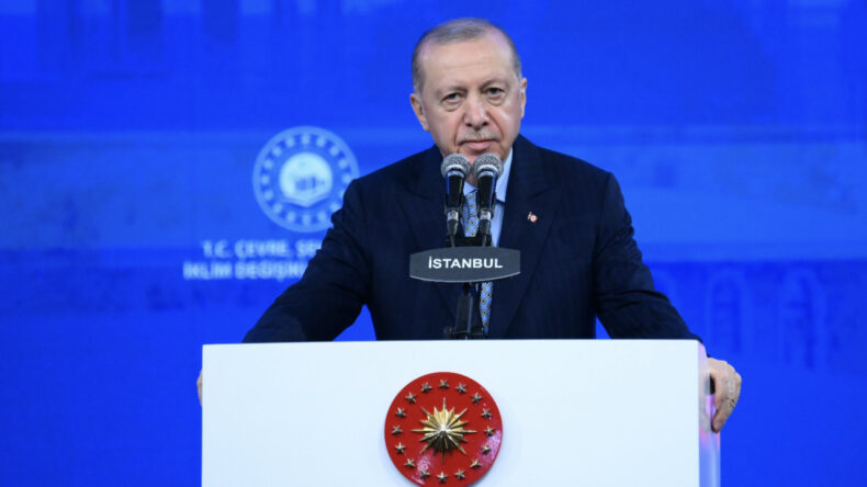 Erdoğan'dan vatandaşlara kentsel d&ouml;n&uuml;ş&uuml;m &ccedil;ağrısı