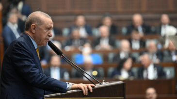 Erdoğan'dan vekillere devamsızlık uyarısı
