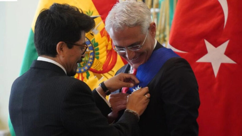 Ertan Yal&ccedil;ın'a Bolivya'dan Devlet Nişanı