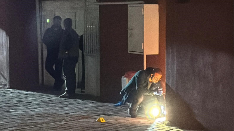 Eşi ve Kızını Vurup Kahvehaneye Gitti