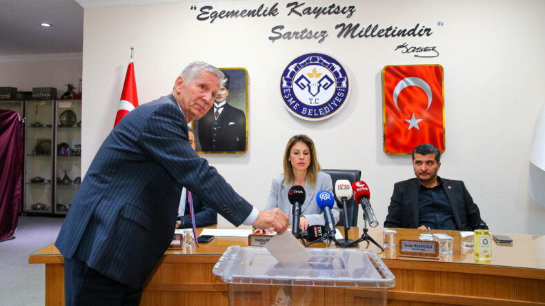 Eşme'de Başkan Vekili Se&ccedil;ildi