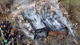 Ev yangınında yaşlı kadın &ouml;ld&uuml;