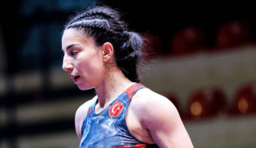 Evin Demirhan Yavuz finalde kaybetti, g&uuml;m&uuml;şte kaldı