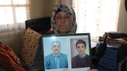 Evin kapısına 24 el ateş etti: Eski kayınpederi &ouml;ld&uuml;