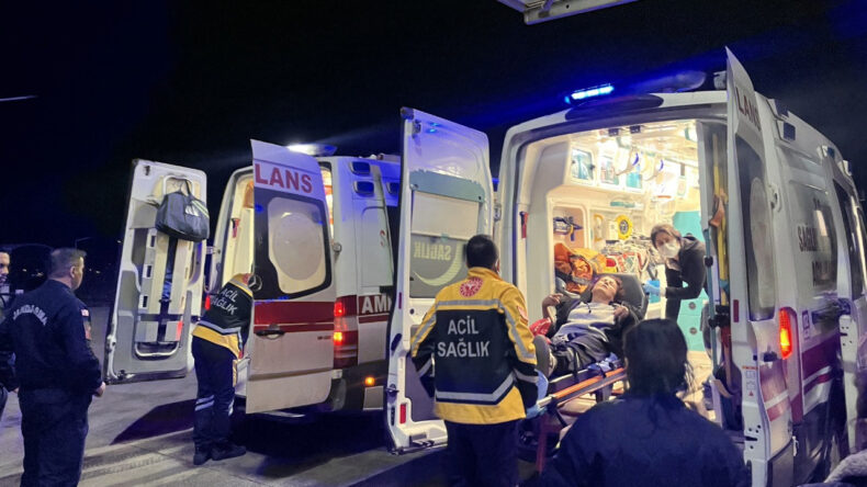 Fabrikada Gaz Sızıntısı: 15 İş&ccedil;i Hastaneye Kaldırıldı