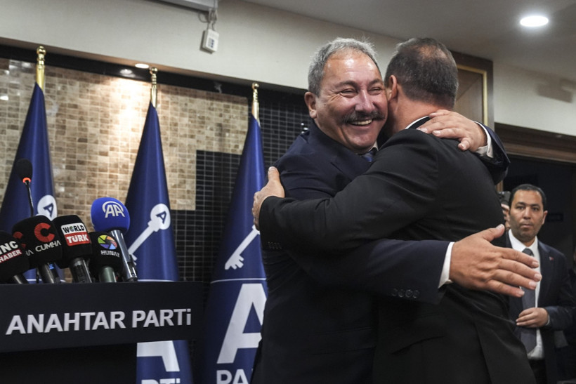 Yavuz Ağıralioğlu ve Tolga Akalın