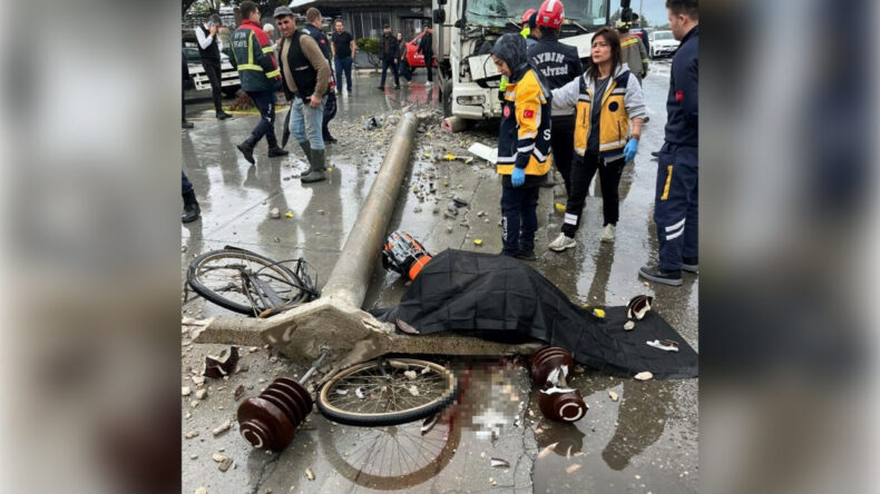 Feci kaza: Devrilen elektrik direğinin altında kalan bisikletli hayatını kaybetti