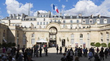 Fransa'da Elysee Sarayı'na yolsuzluk operasyonu