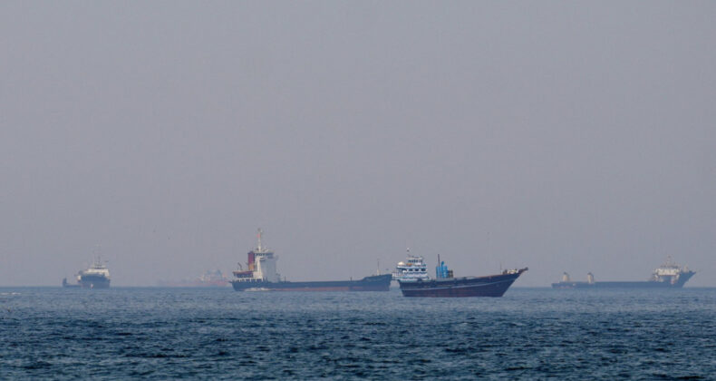 FT: İran bağlantılı tankerler, ABD ablukasını aştı