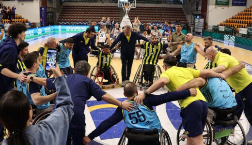 Galatasaray'ı yenen Fenerbah&ccedil;e, Avrupa şampiyonu oldu