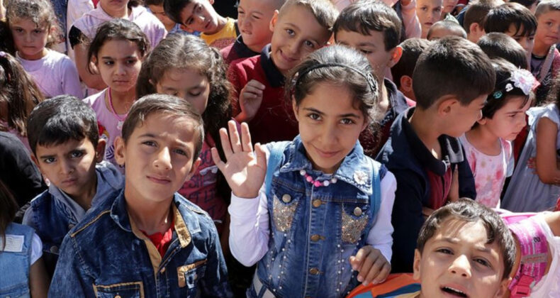 Her &uuml;&ccedil; &ccedil;ocuktan biri yoksulluk ve dışlanma riski altında