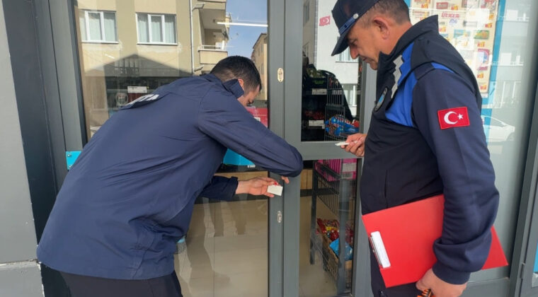 İkinci kez yakalanan market m&uuml;h&uuml;rlendi