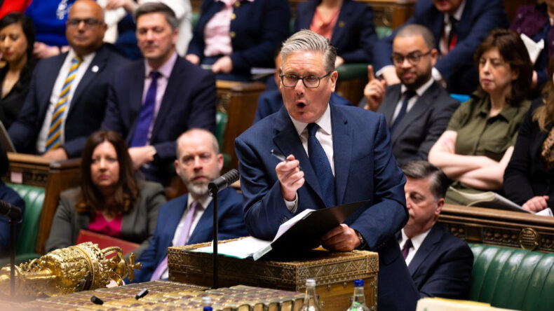 İngiltere Başbakanı sosyal medya devlerine &ccedil;ağrıda bulundu