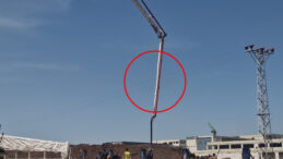 İnşaatta elektrik faciası: Y&uuml;ksek gerilim hattına temas eden beton pompası 2 iş&ccedil;iyi yaraladı