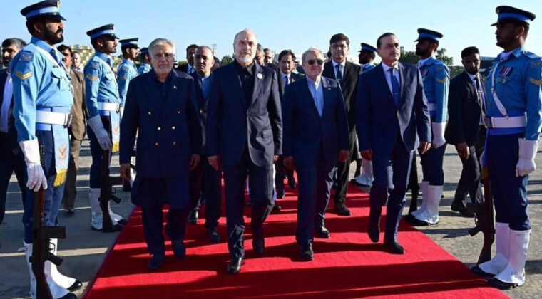 İran Heyeti Pakistan&rsquo;dan Ayrıldı