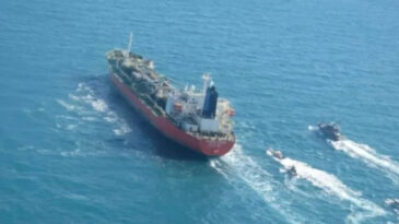 İran: Petrol tankerimiz ABD ablukasını kırdı