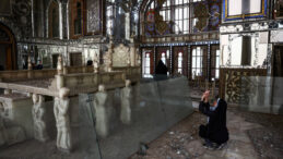 İran'ın k&uuml;lt&uuml;r mirasında b&uuml;y&uuml;k hasar: 'Medeniyetsizler medeni bir &uuml;lkeye saldırdı'