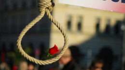 İran'da 2 kişi infaz edildi