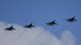 İran'dan komşu &uuml;lkeye 'ABD'ye havalimanlarını kapatın' talebi