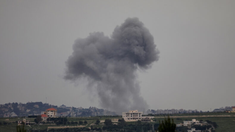 İsrail, Ateşkese Rağmen L&uuml;bnan'ı Vurdu