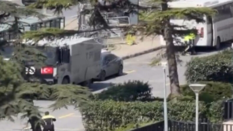 İsrail Konsolosluğu &Ouml;n&uuml;nde Silah Sesleri