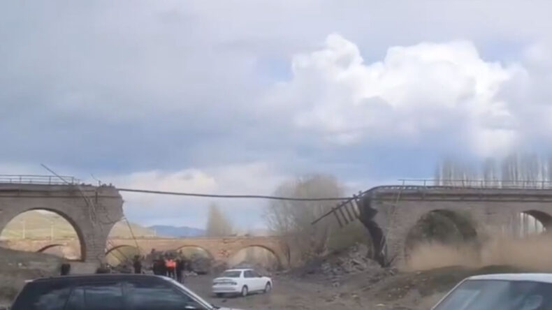 İsrail s&uuml;re dolmadan harekete ge&ccedil;ti: D&ouml;rt k&ouml;pr&uuml; vuruldu