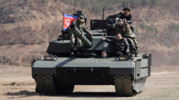 İstihbarat raporu: Kim Jong-un kızını koltuğa hazırlıyor