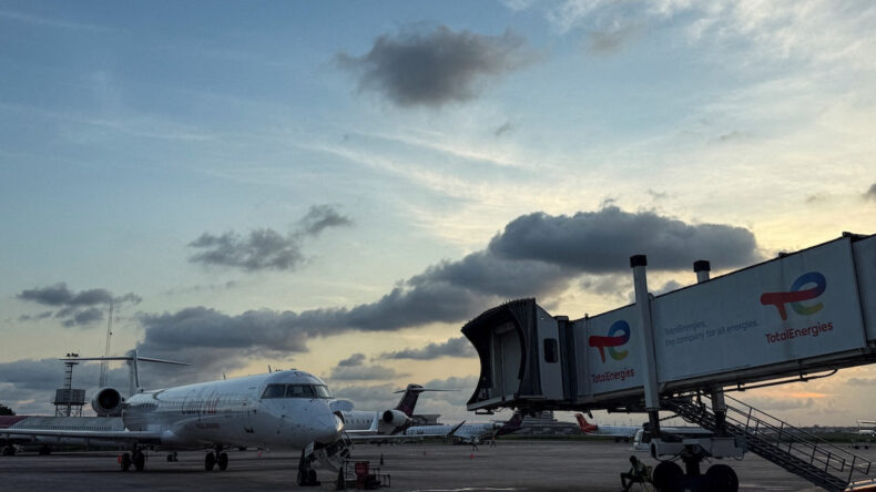 Jet yakıtı fiyatları arttı, bakandan havayolu şirketlerine &ccedil;ağrı geldi