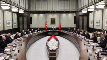 Kabine'de G&uuml;ndem: İran ve Ekonomi