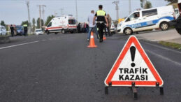 Ka&ccedil;an s&uuml;r&uuml;c&uuml; polis aracına &ccedil;arptı: 2'si polis 3 yaralı