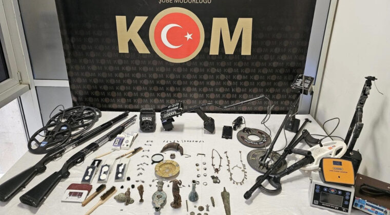 Ka&ccedil;ak&ccedil;ılık Baskınında 86 Par&ccedil;a Tarihi Eser Yakalandı: 4 G&ouml;zaltı