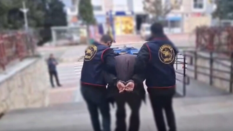 Kadın cinayeti 15 yıl sonra aydınlatıldı: Bilezikleri i&ccedil;in &ouml;ld&uuml;rd&uuml;