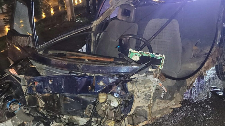 Kağıt gibi ezilen ara&ccedil;ta can verdi