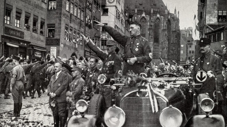 Karanlık ge&ccedil;mişi ortaya &ccedil;ıkaran yeni arama motoru: Atalarınız Nazi miydi?