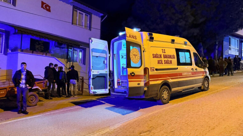 Kavgayı ayırdı, oğulları ile beraber kurşunların hedefi oldu: 2 ölü, 1 yaralı