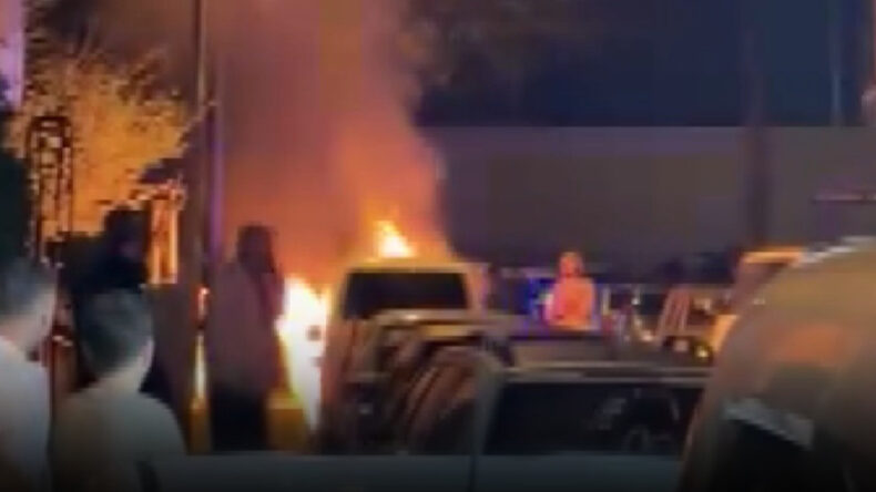 Kayınvalidesinin evinin &ouml;n&uuml;nde aracını yakıp, havaya ateş a&ccedil;tı