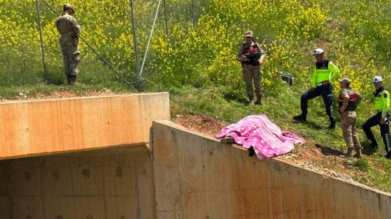 Kayıp &ccedil;ocuğun cesedi menfezde bulundu