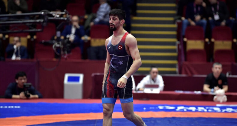 Kerem Kamal, Tiran'da yarı finale adını yazdırdı