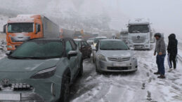 Kış geri geldi! İki kent arası ulaşıma kapandı