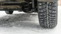 Kış lastiği d&ouml;nemi bitiyor, &uuml;cretler el yakıyor