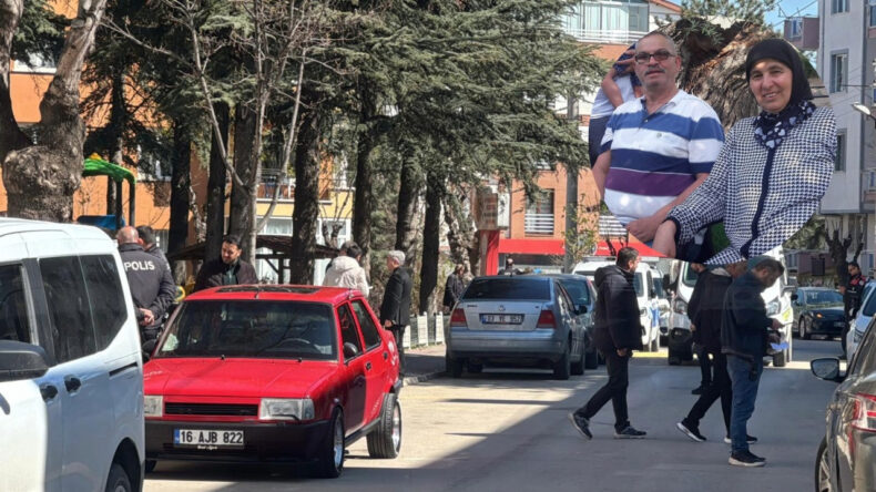 Komşularına sinirlenen &ccedil;ift ateş a&ccedil;tı: 2 &ouml;l&uuml;