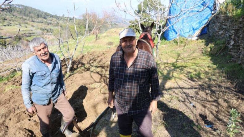 K&ouml;y&uuml;n en genci 50 yaşında: "K&ouml;y&uuml;n en gen&ccedil;leri biziz"