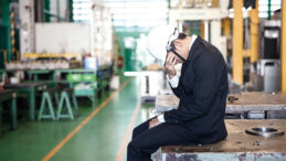 K&uuml;resel iflaslar hızla artıyor