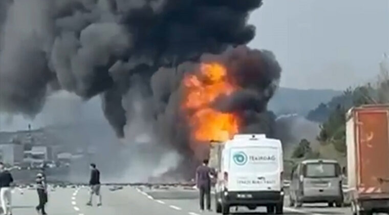 Kuzey Marmara'da TIR Yangını: Edirne Y&ouml;n&uuml; Trafiğe Kapandı
